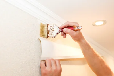 Pose de papier peint à Veauchette — revêtements muraux et toiles de verre